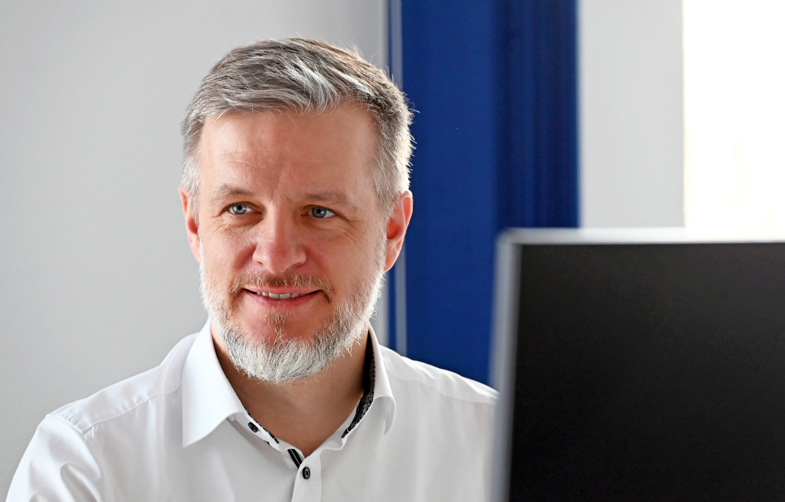 Tobias Siepelmeyer am Schreibtisch